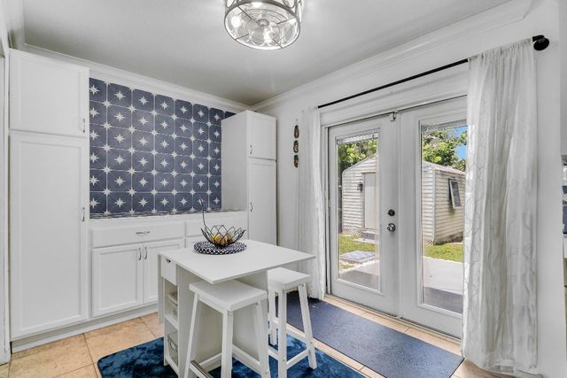 9277 Bloomfield Drive, Palm Beach Gardens, FL 33410