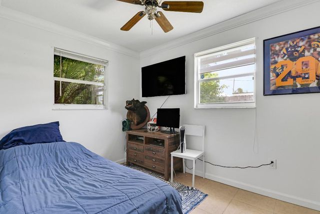 9277 Bloomfield Drive, Palm Beach Gardens, FL 33410