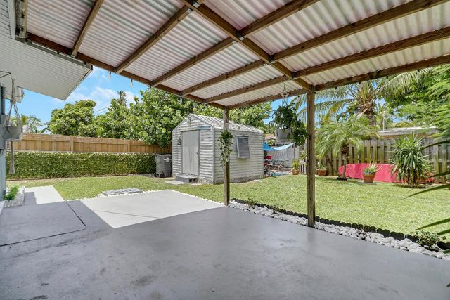 9277 Bloomfield Drive, Palm Beach Gardens, FL 33410