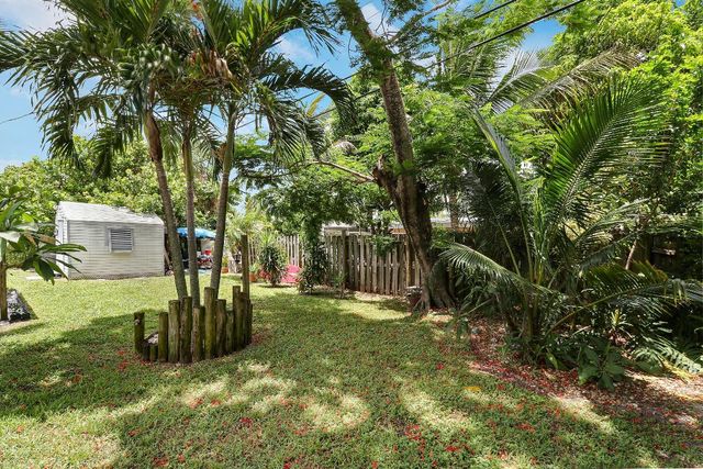 9277 Bloomfield Drive, Palm Beach Gardens, FL 33410