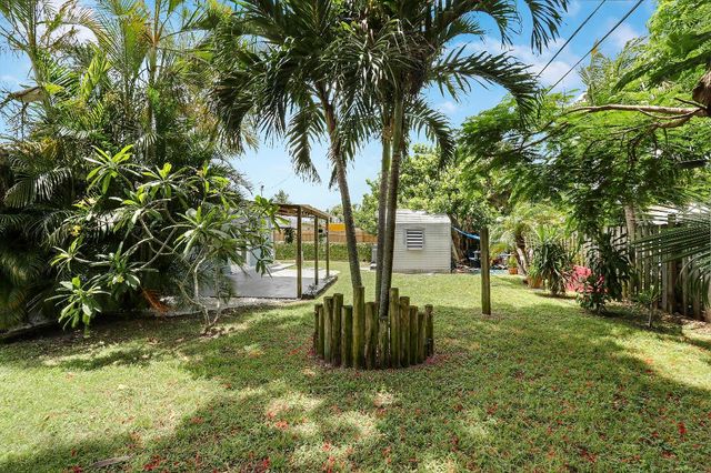 9277 Bloomfield Drive, Palm Beach Gardens, FL 33410