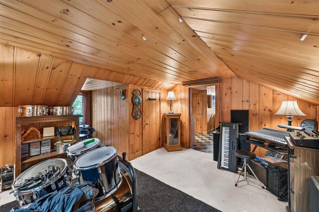 6382 Stillwater Boulevard N, Oakdale, MN 55128