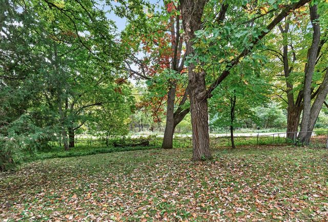 6382 Stillwater Boulevard N, Oakdale, MN 55128