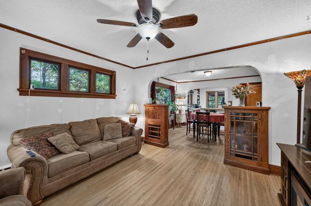 6382 Stillwater Boulevard N, Oakdale, MN 55128