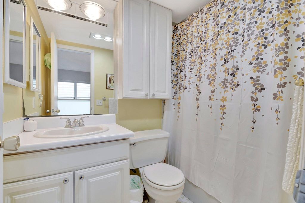 Image 15 of property listing at 3100 S Ocean Boulevard 2140, Highland Beach, FL 33487