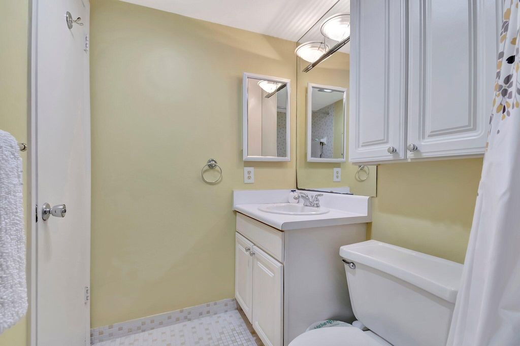 Image 16 of property listing at 3100 S Ocean Boulevard 2140, Highland Beach, FL 33487