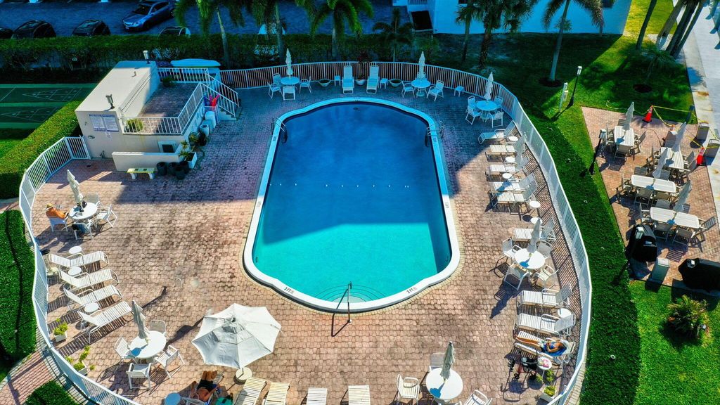 Image 26 of property listing at 3100 S Ocean Boulevard 2140, Highland Beach, FL 33487