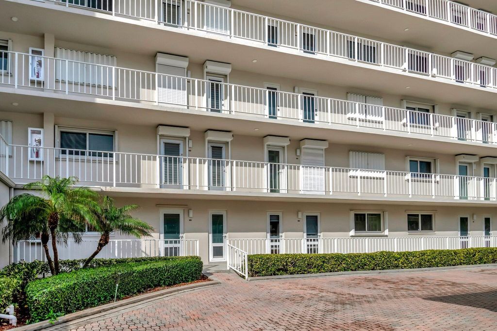 Image 30 of property listing at 3100 S Ocean Boulevard 2140, Highland Beach, FL 33487