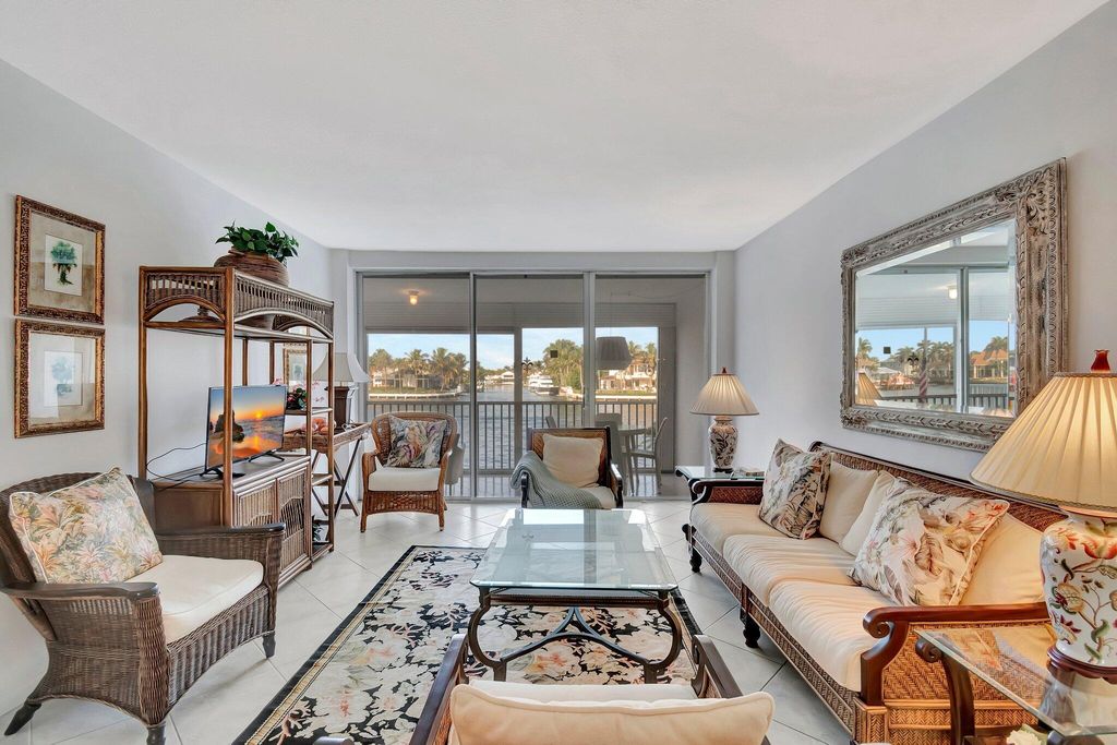 Image 8 of property listing at 3100 S Ocean Boulevard 2140, Highland Beach, FL 33487