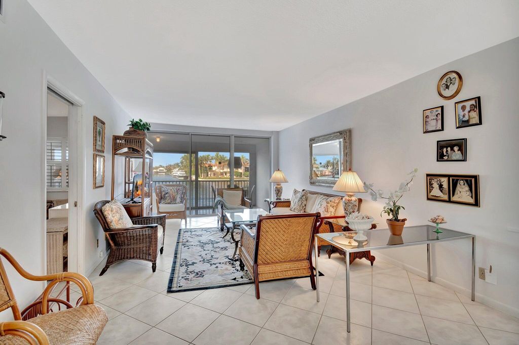 Image 9 of property listing at 3100 S Ocean Boulevard 2140, Highland Beach, FL 33487