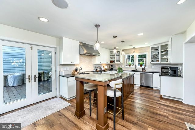 1701 N JEFFERSON ST, Arlington, VA 22205