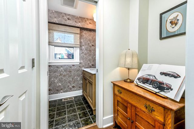 1701 N JEFFERSON ST, Arlington, VA 22205