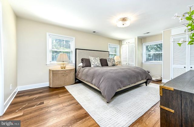 1701 N JEFFERSON ST, Arlington, VA 22205