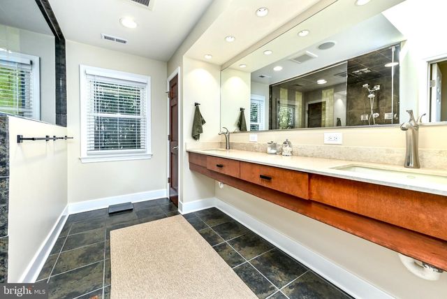 1701 N JEFFERSON ST, Arlington, VA 22205