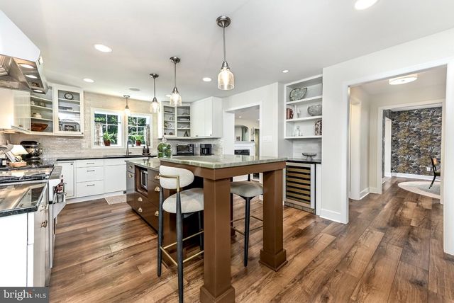 1701 N JEFFERSON ST, Arlington, VA 22205