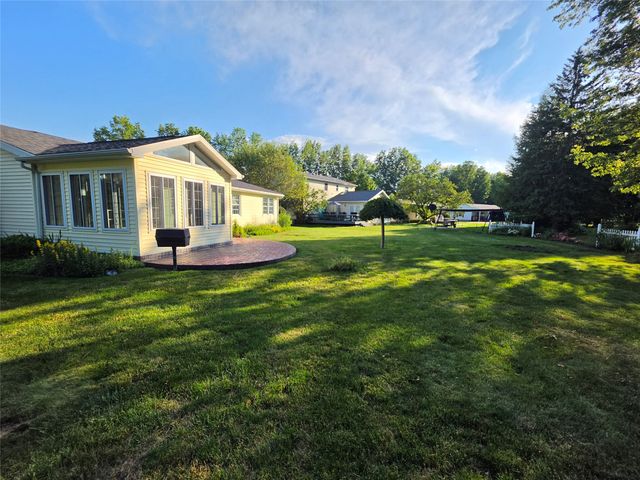 7622 CHESTNUT Street, Fairview, PA 16415
