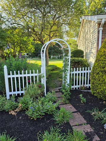 7622 CHESTNUT Street, Fairview, PA 16415