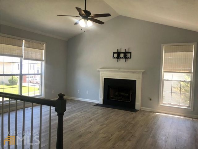 1012 Marina Trace Drive, Acworth, GA 30101