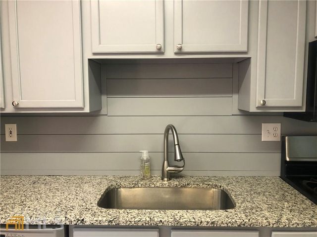 1012 Marina Trace Drive, Acworth, GA 30101