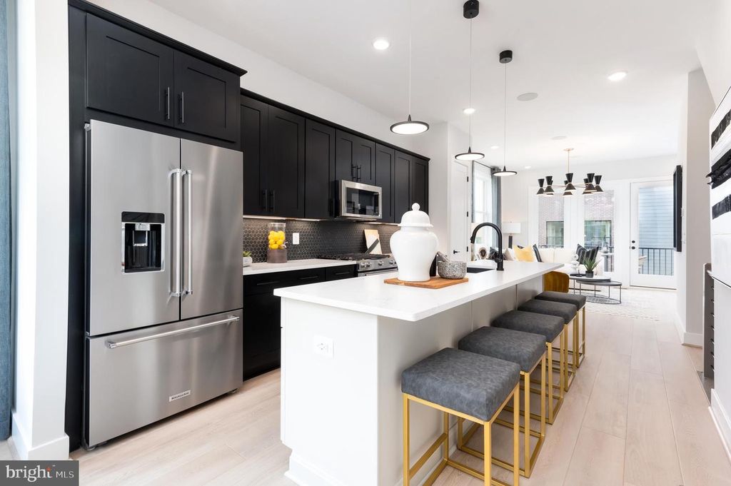 5911 JOSIAH HENSON PKWY, North Bethesda, MD 20852