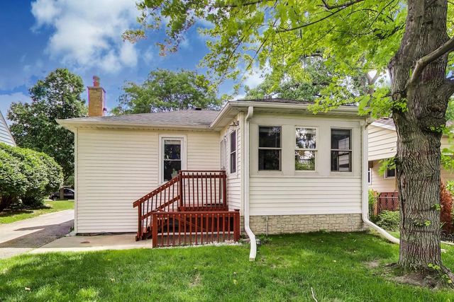 206 S Owen Street, Mount Prospect, IL 60056