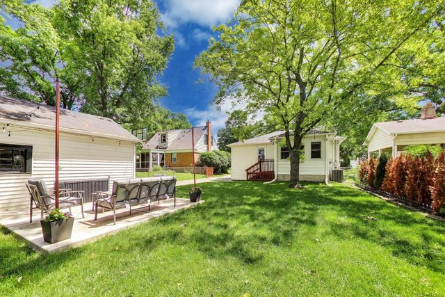 206 S Owen Street, Mount Prospect, IL 60056