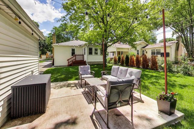 206 S Owen Street, Mount Prospect, IL 60056