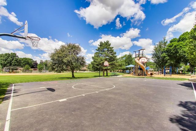 206 S Owen Street, Mount Prospect, IL 60056