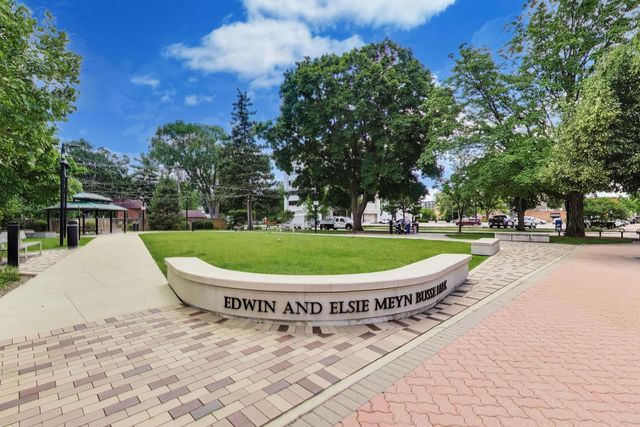 206 S Owen Street, Mount Prospect, IL 60056