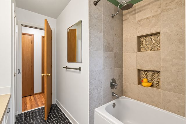 2952 Center Road SW, Prior Lake, MN 55372