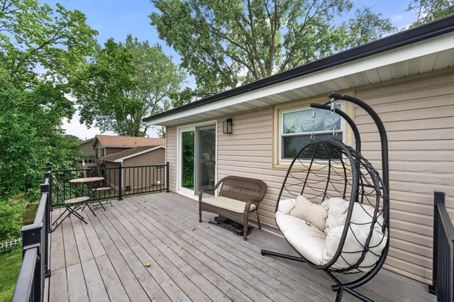 2952 Center Road SW, Prior Lake, MN 55372