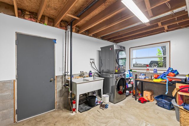 2952 Center Road SW, Prior Lake, MN 55372