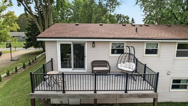 2952 Center Road SW, Prior Lake, MN 55372