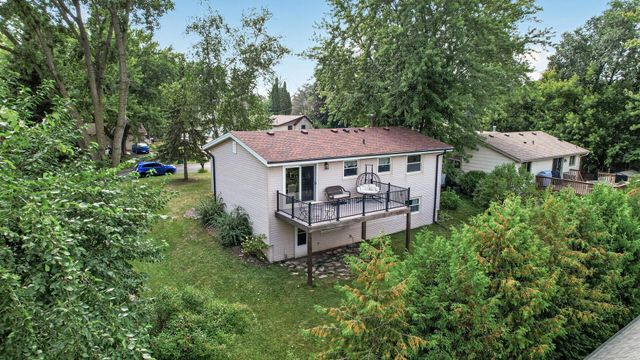 2952 Center Road SW, Prior Lake, MN 55372