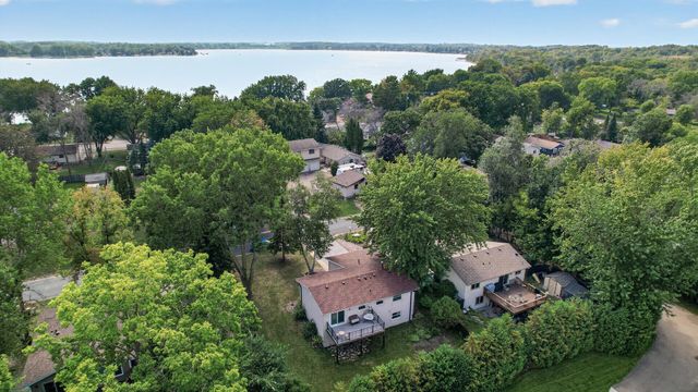 2952 Center Road SW, Prior Lake, MN 55372