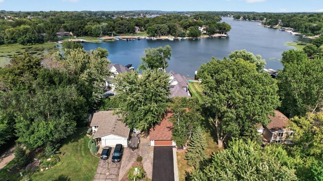 2952 Center Road SW, Prior Lake, MN 55372