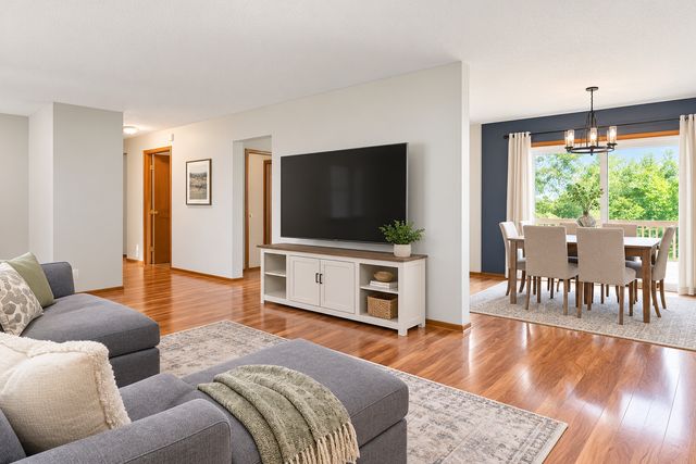 2952 Center Road SW, Prior Lake, MN 55372