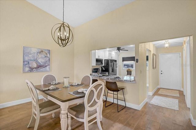 892 COUNTRY CLUB CIRCLE 50, Venice, FL 34293