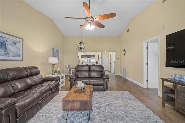 892 COUNTRY CLUB CIRCLE 50, Venice, FL 34293