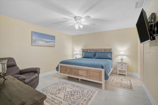 892 COUNTRY CLUB CIRCLE 50, Venice, FL 34293