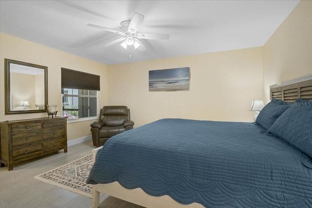 892 COUNTRY CLUB CIRCLE 50, Venice, FL 34293