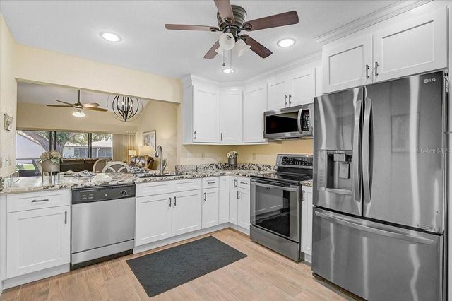 892 COUNTRY CLUB CIRCLE 50, Venice, FL 34293