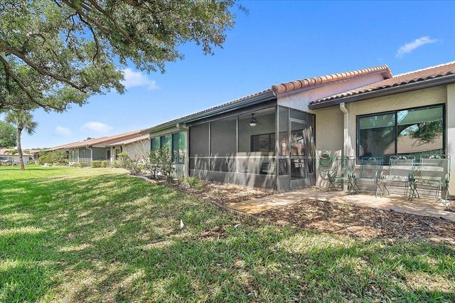 892 COUNTRY CLUB CIRCLE 50, Venice, FL 34293