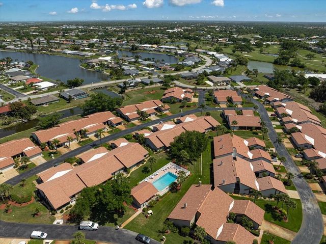 892 COUNTRY CLUB CIRCLE 50, Venice, FL 34293