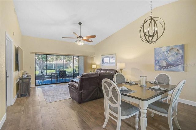 892 COUNTRY CLUB CIRCLE 50, Venice, FL 34293