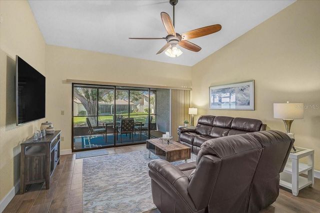 892 COUNTRY CLUB CIRCLE 50, Venice, FL 34293