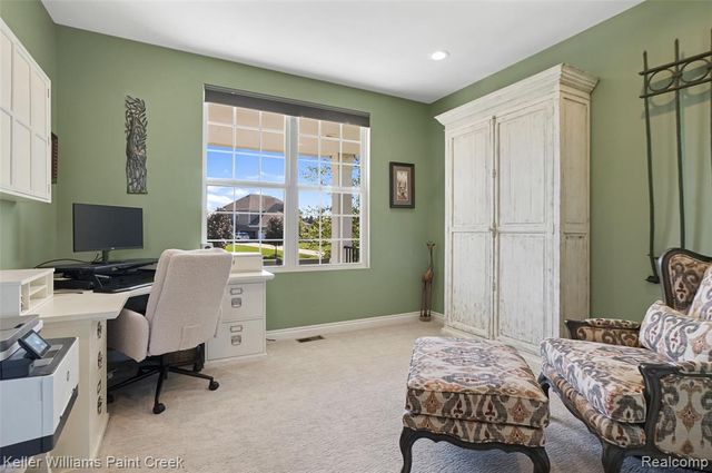 137 Crestview Drive, Rochester, MI 48306