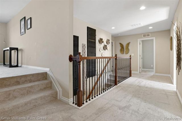 137 Crestview Drive, Rochester, MI 48306