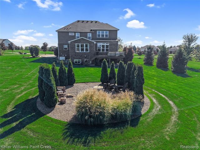 137 Crestview Drive, Rochester, MI 48306