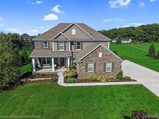137 Crestview Drive, Rochester, MI 48306